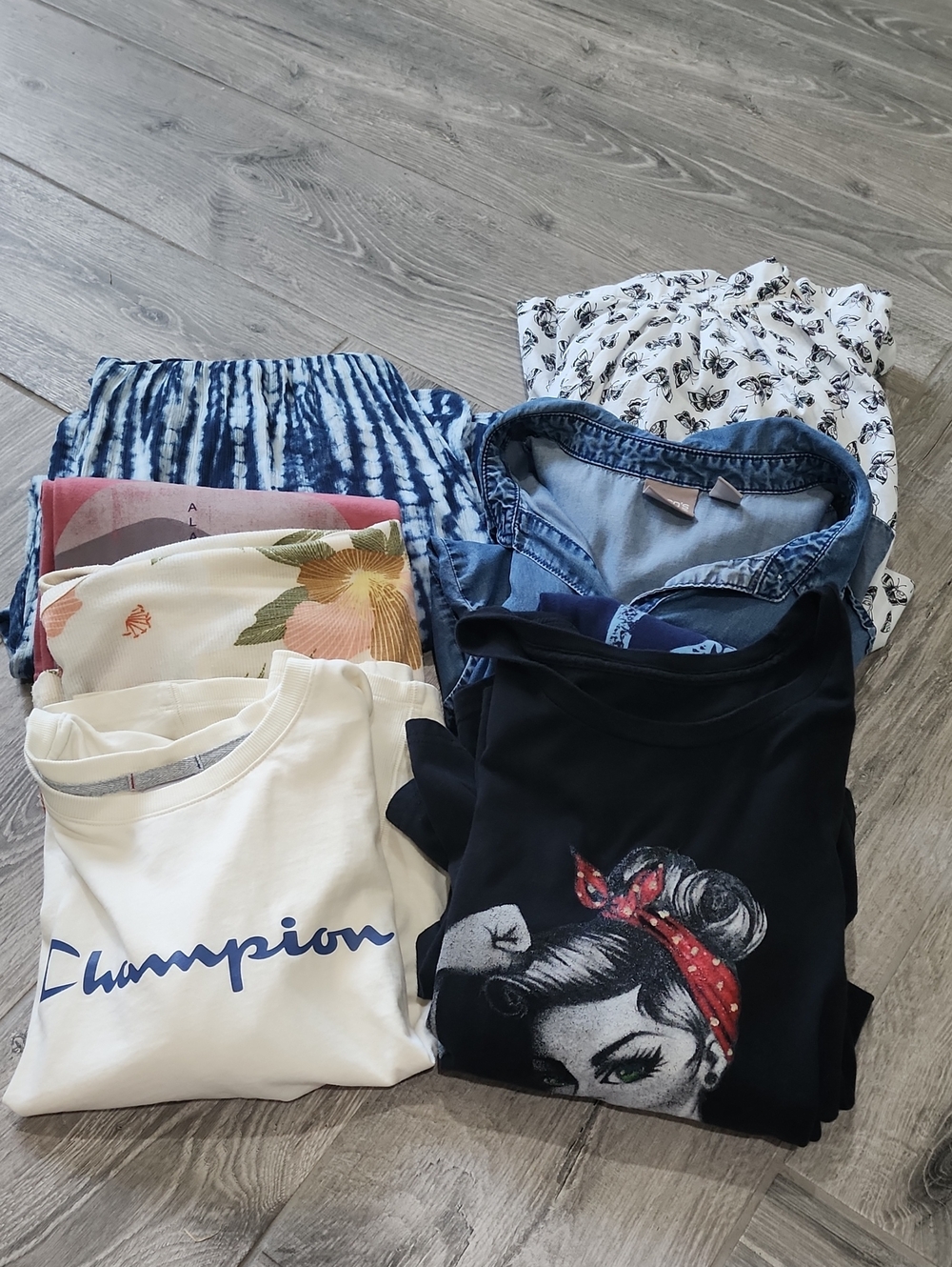 8 Pieces Of X Large Clothes- Full Box